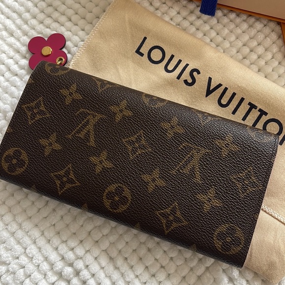 *SOLD* Limited Edition Louis Vuitton Monogram Bloom Flower Emilie Wallet Fuchsia - Picture 5 of 8